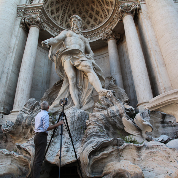 Laser scanner on the Trevi Fountain - Rome